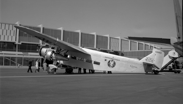 American Airlines Ford 5-AT-B Tri-motor N9683