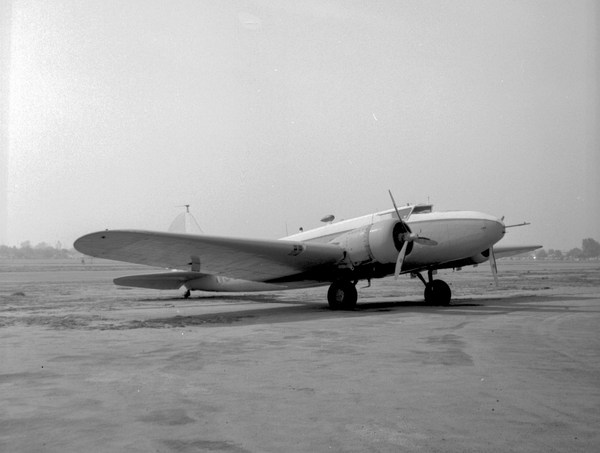  Boeing 247D  N3977C