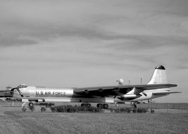  Convair B-36J-75-CF Peacemaker 52-2827