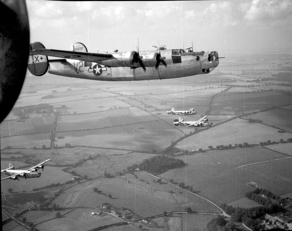  Consolidated B-24J-1-FO Liberator 42-5?757