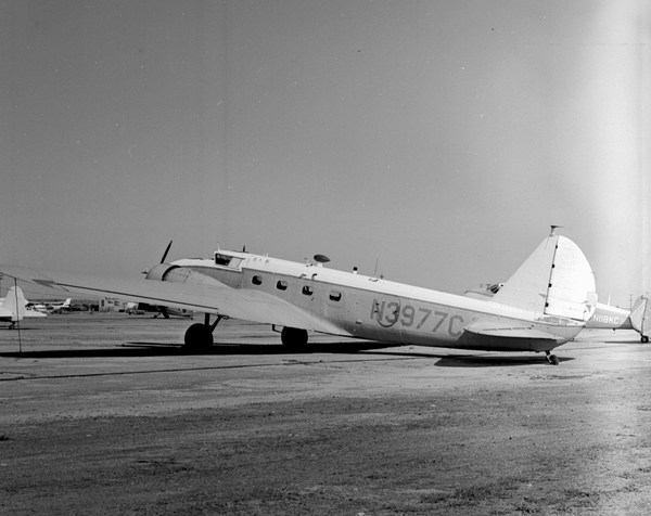  Boeing 247D  N3977C