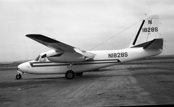  Aero Commander Commander 560A  N1828S