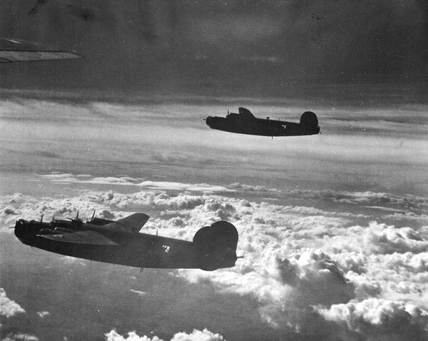  Consolidated B-24J Liberator 