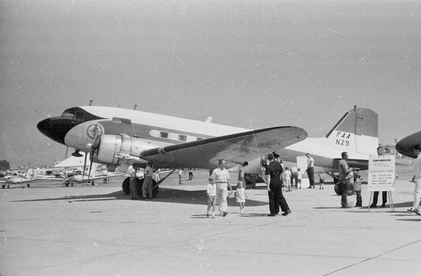 FAA Douglas DC-3/TC-47J  N29