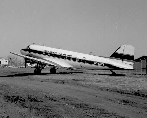 Interstate Airmotive Douglas DC-3-313D/C-49H  N33678