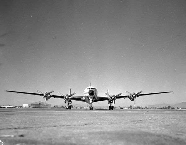 TWA Lockheed L-1649A  N7301C