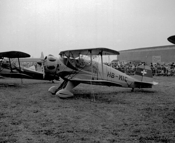  Bucker BU 133 Jungmann HB-MIC