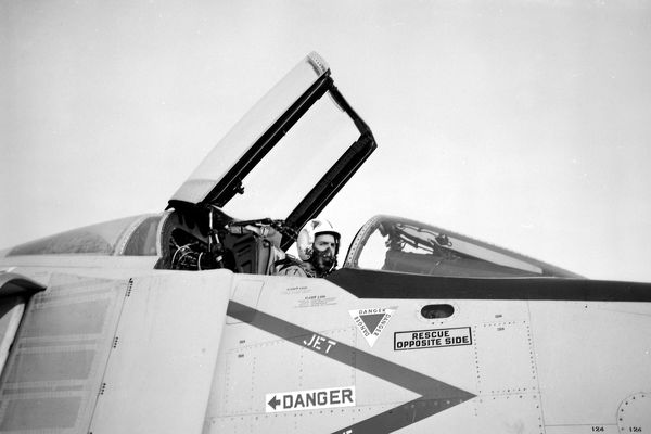  McDonnell F-4B Phantom II 