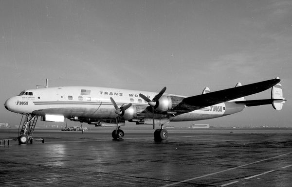  Lockheed L-049 Constellation N6909