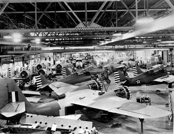  Grumman Grumman Factory, Goose and F4F-4  