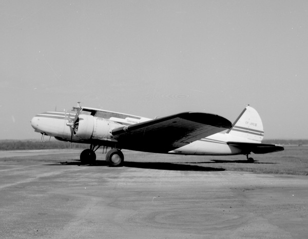  Boeing 247  CF-JRQ