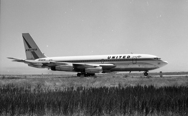 United Air Lines (UAL) Boeing 720-022  N7207U