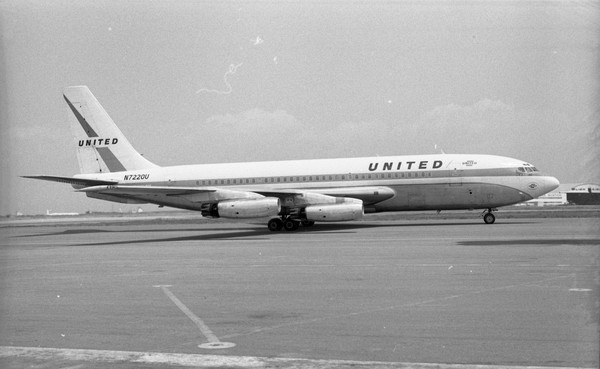 United Air Lines (UAL) Boeing 720-022  N7220U