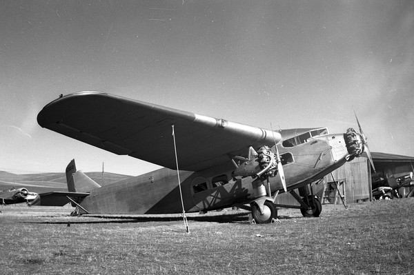  Ford 4-AT-E Tri-motor NC9612