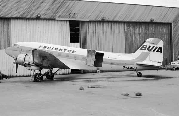 Buia Douglas DC-3/C-47A  G-AMHJ