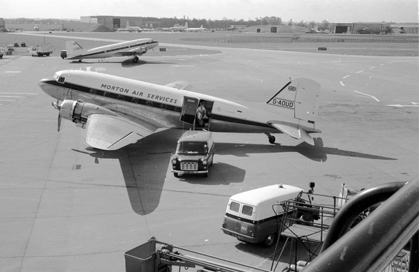 FAA Douglas DC-3/SC-47J  N60