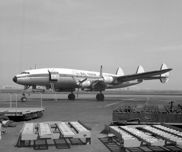  Lockheed L-1049H Super Constellation N6933C