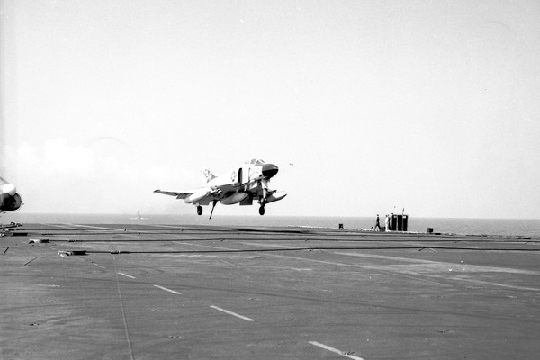  McDonnell F-4J Phantom II 