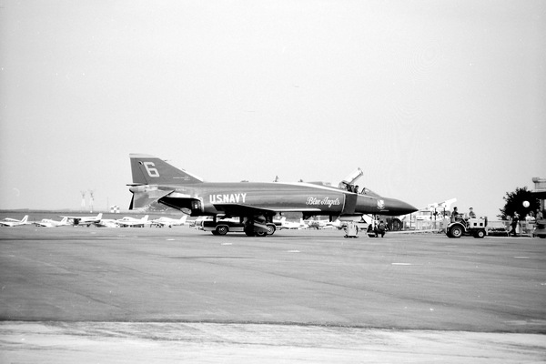  McDonnell F-4J Phantom II 153076