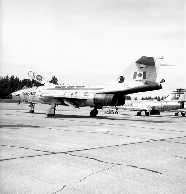  McDonnell CF-101B  101057