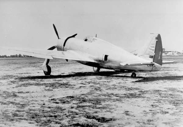  Republic XP-47B Thunderbolt 