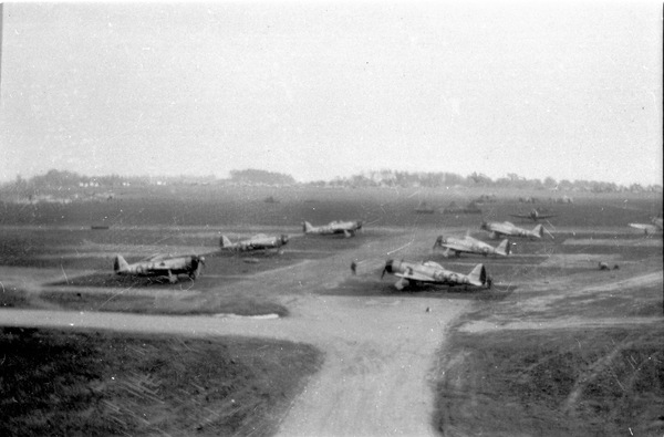  492nd FS, 48th FG (Lineup) Republic P-47D Thunderbolt 