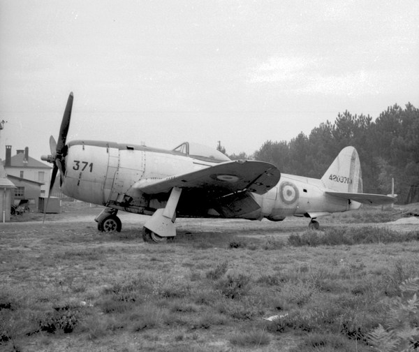 French AF Republic P-47D-30-RE Thunderbolt 44-20371