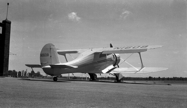  Beechcraft UC-43B(D17S)  N1609