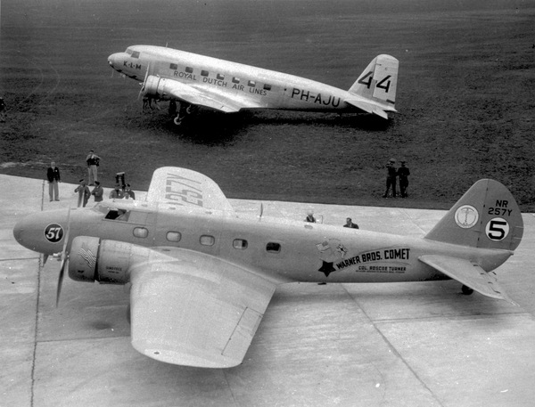  Douglas DC-2  