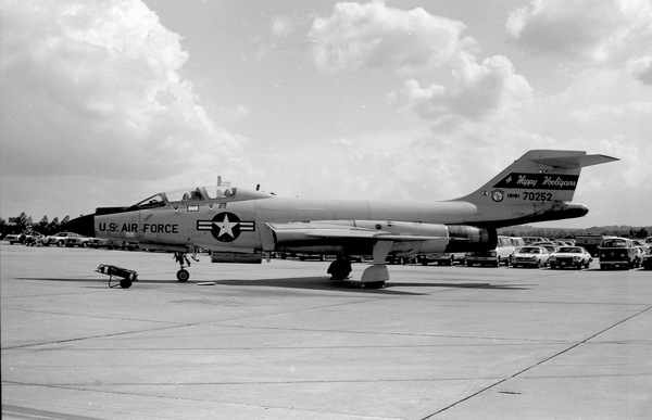  McDonnell F-101B  Voodoo 570252
