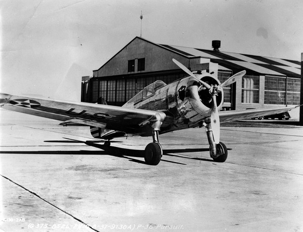  Curtiss P-36  
