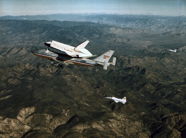  North American Space Shuttle  