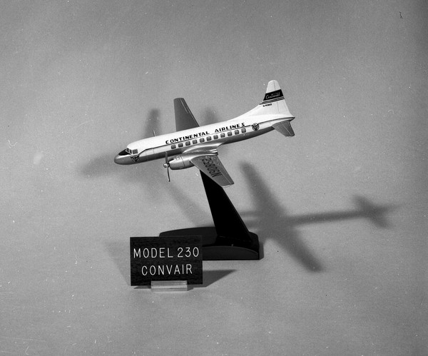 Model, Continental Convair 230  