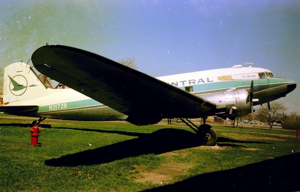 North Central Airlines Douglas DC-3  N21728