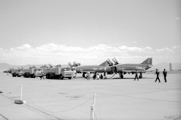  McDonnell F-4J  Phantom II 