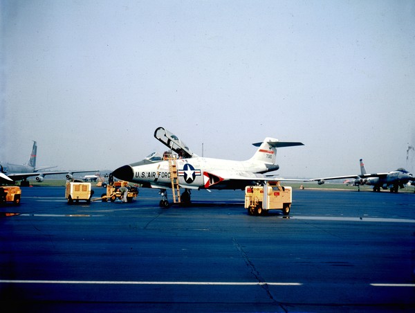  McDonnell F-101B-100-MC  Voodoo 57-0410