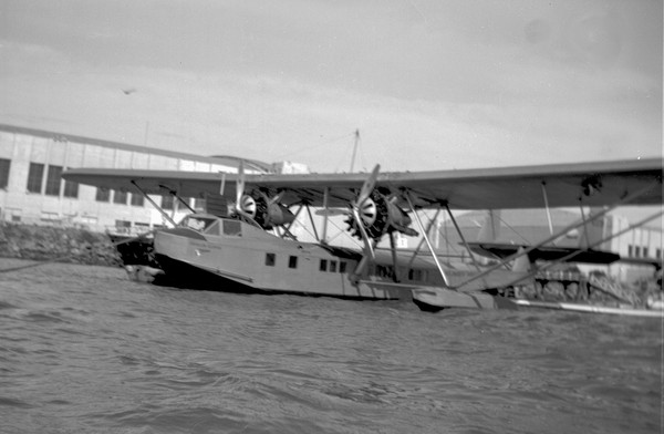  Consolidated XPY-1 Commodore 