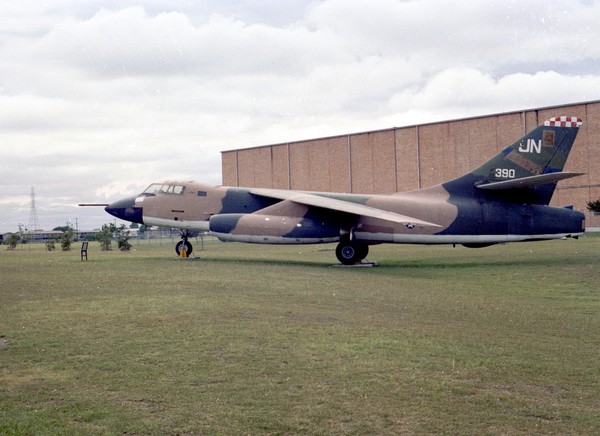  Douglas RB-66  Destroyer AF 390 JN