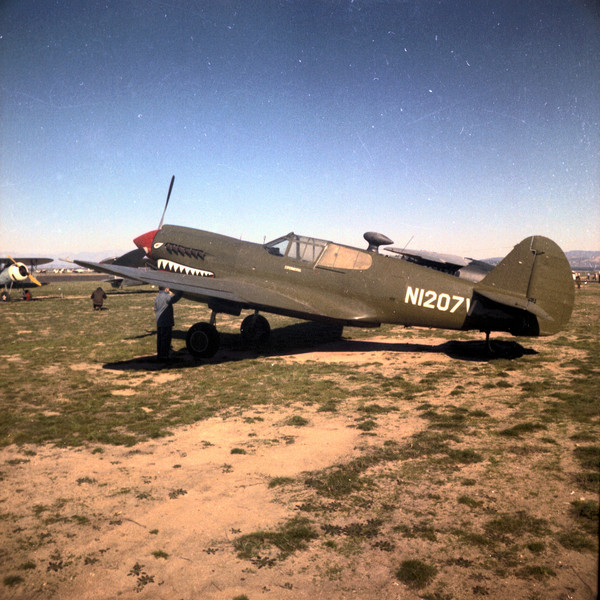  Curtiss P-40 Warhawk N1207V