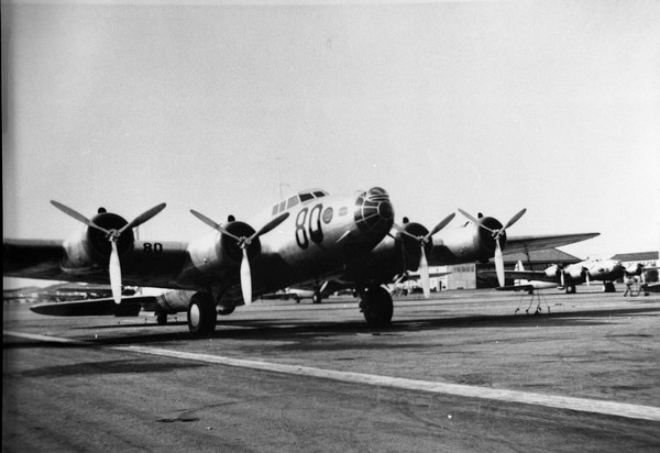 Boeing Y1B-17 Flying Fortress 