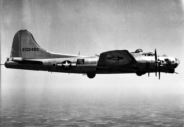  Boeing B-17G Flying Fortress 42-102483