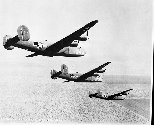  Consolidated B-24E Liberator 41-29043, 42-7256