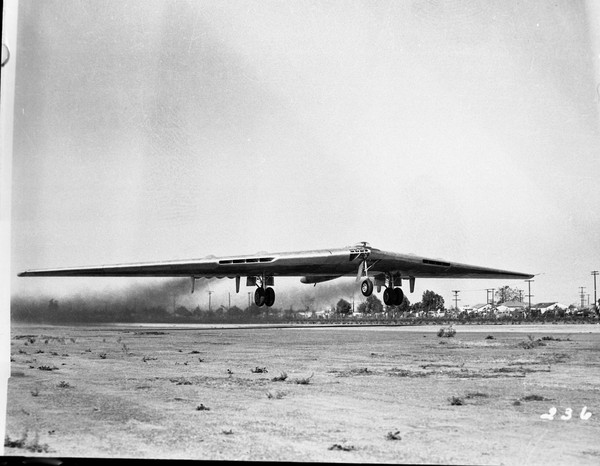 Northrop YB-49  