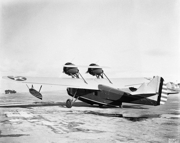  Douglas Y1C-21 Dolphin 