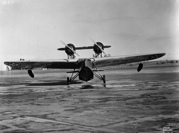  Douglas Y1C-21 Dolphin 32-285