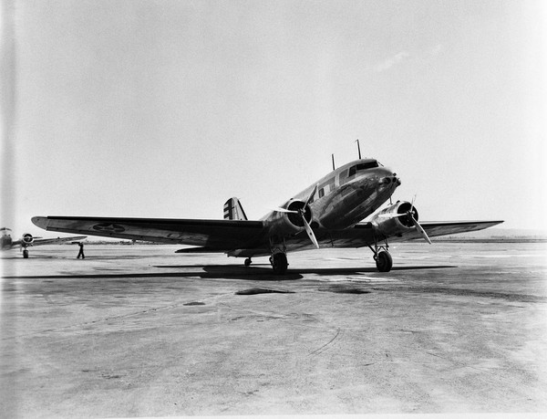  Douglas C-33  