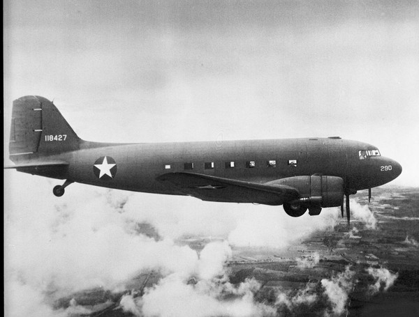  Douglas C-47 Skytrain 41-18427