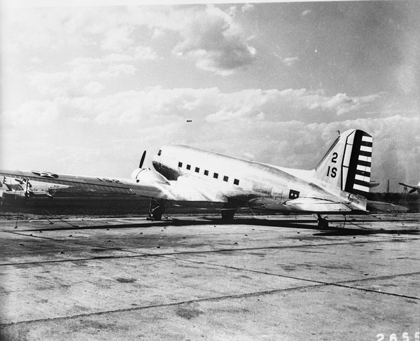  Douglas C-48  