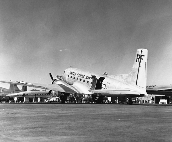  Douglas R4D Skytrooper 