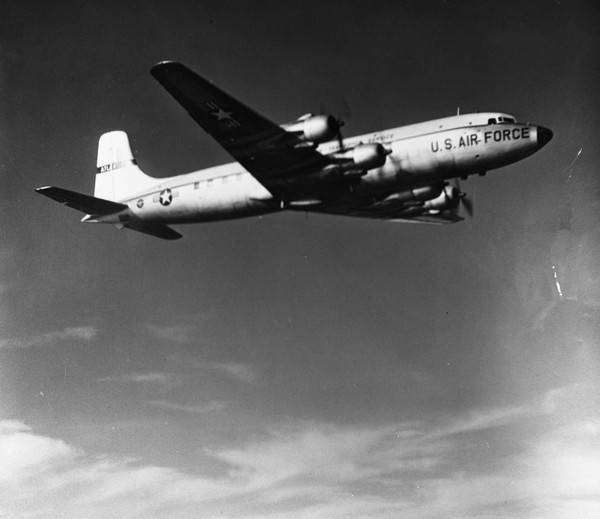  Douglas C-118A Liftmaster 